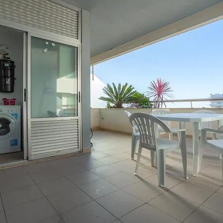 Ocean Village דירה *