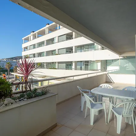 Ocean Village Apartment *